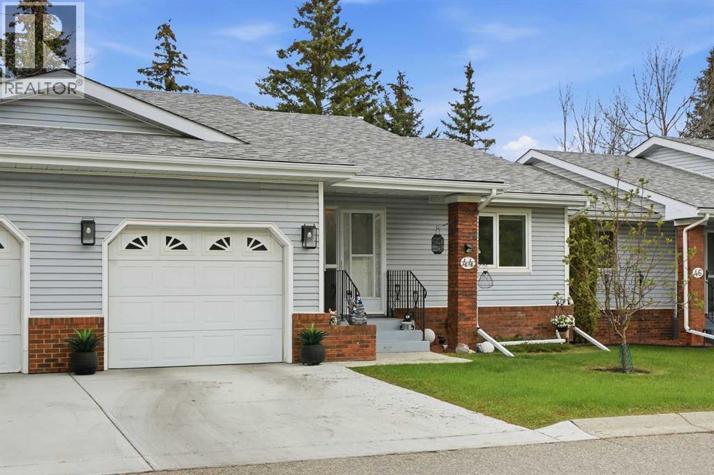 44 Vandoos Gardens NW, Calgary, Alberta