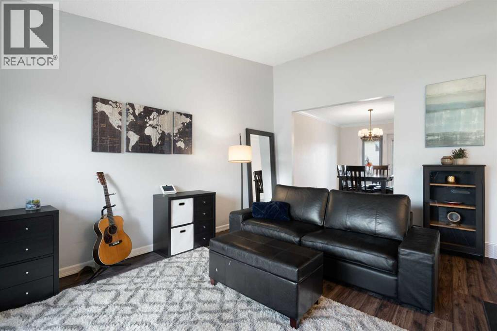 8 Hawkwood Place NW, Calgary, Alberta  T3G 1X6 - Photo 7 - A2313839