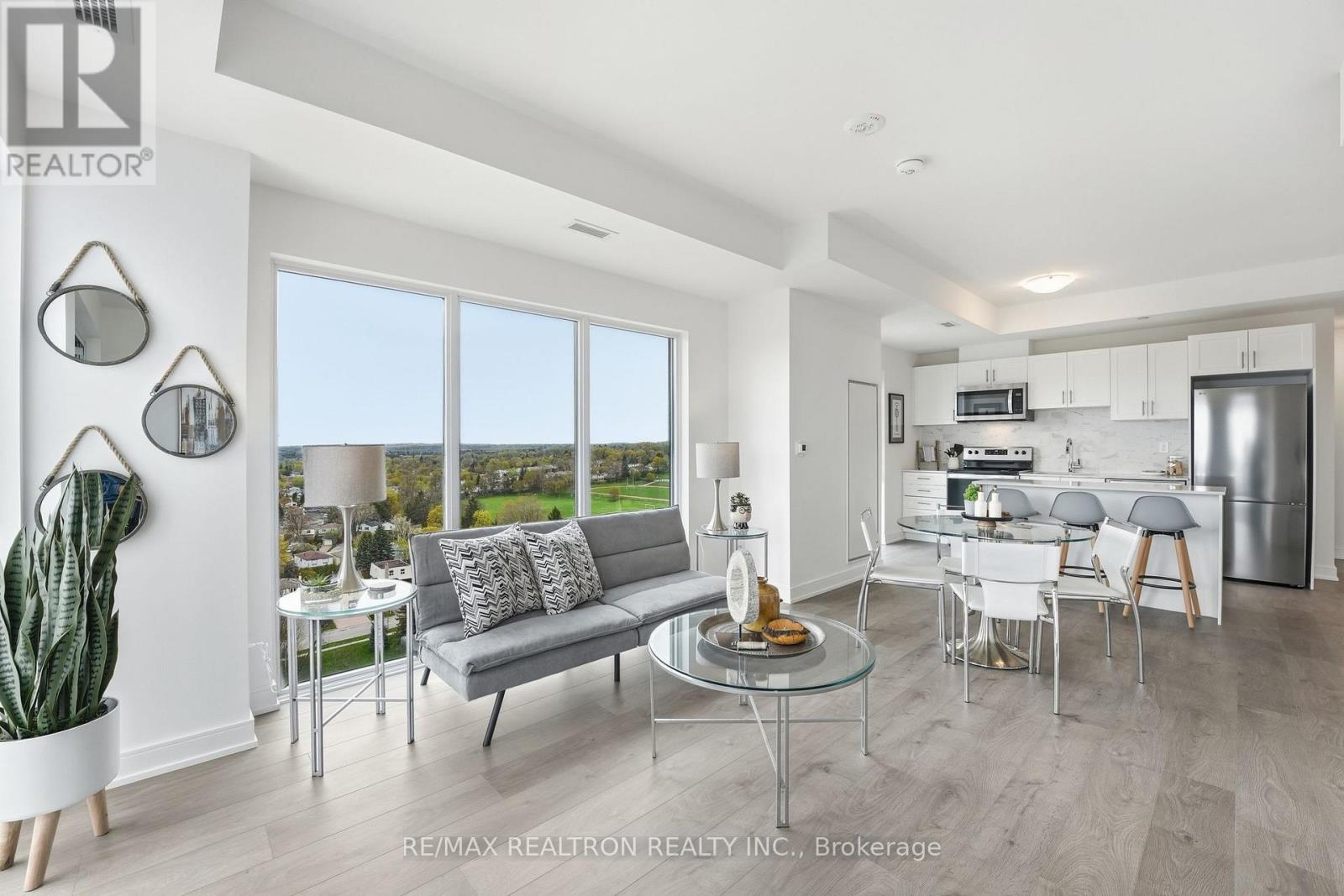 1303 - 705 DAVIS DRIVE, Newmarket, Ontario
