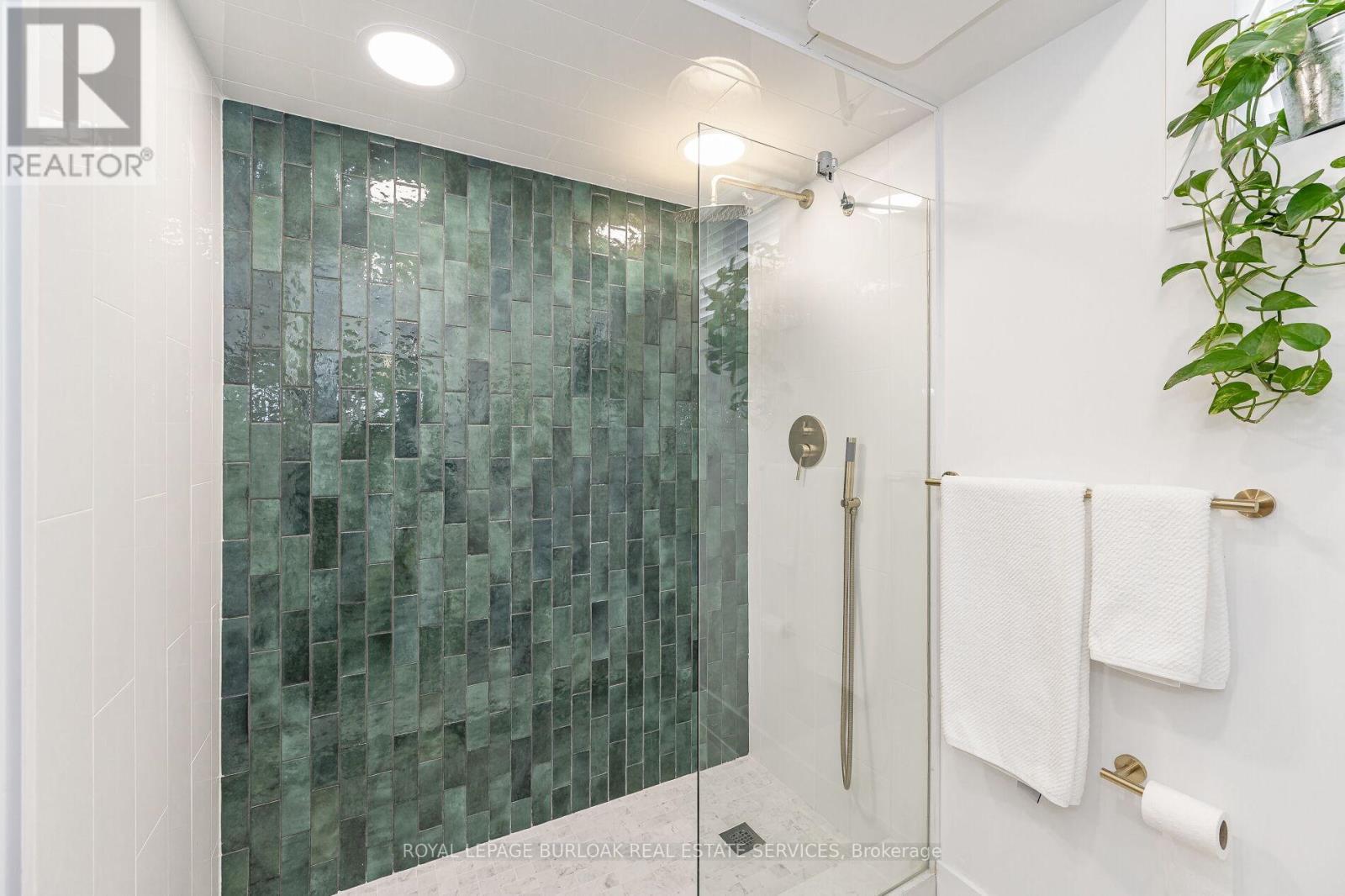 83 Shendale Drive, Toronto, Ontario  M9W 2B6 - Photo 25 - W12882256