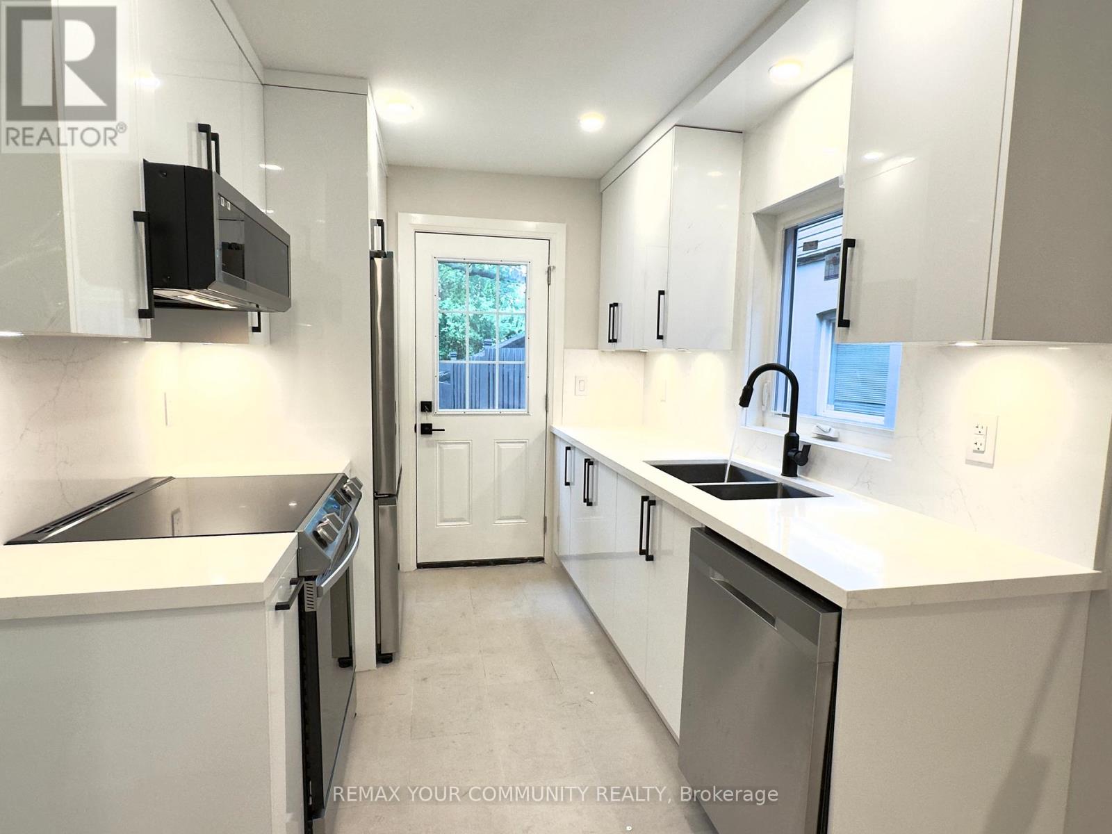 351 Fairlawn Avenue, Toronto, Ontario  M5M 1T5 - Photo 8 - C13163176