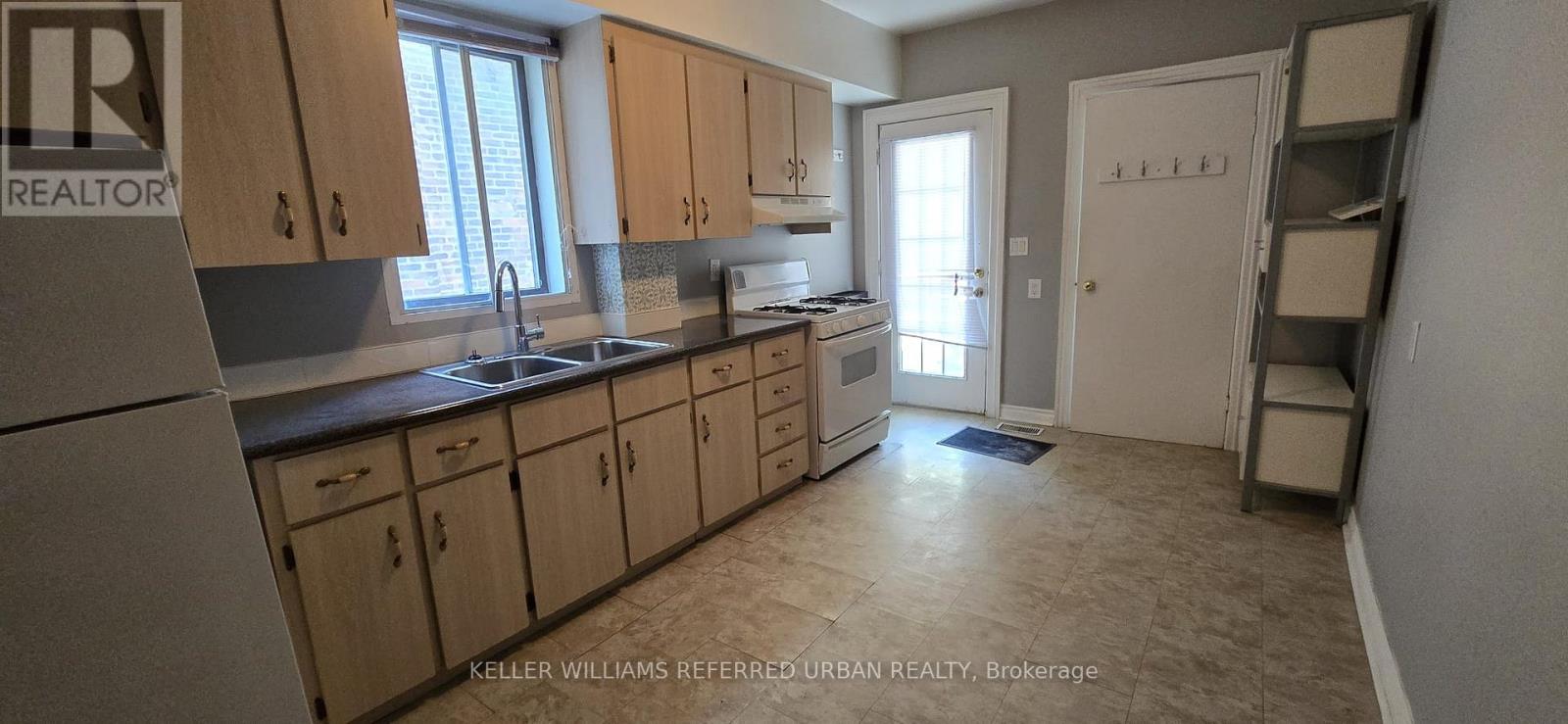 Main - 237 Montrose Avenue, Toronto, Ontario  M6G 3G6 - Photo 9 - C13163186