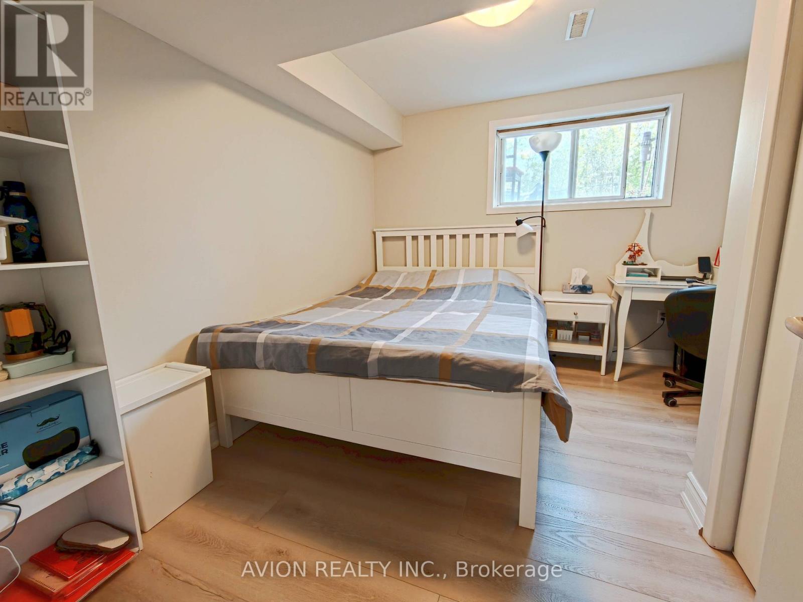 25 Squirewood Road, Toronto, Ontario  M2J 4T2 - Photo 9 - C13163368