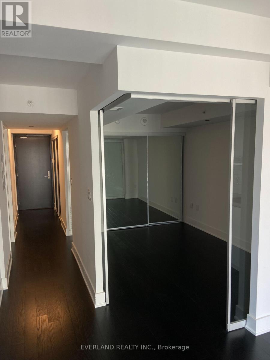1802 - 955 Bay Street, Toronto, Ontario  M5S 2A2 - Photo 3 - C13163400