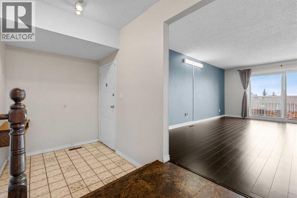 27 Beddington Road NE, Calgary, Alberta  T3K 1N7 - Photo 4 - A2295412