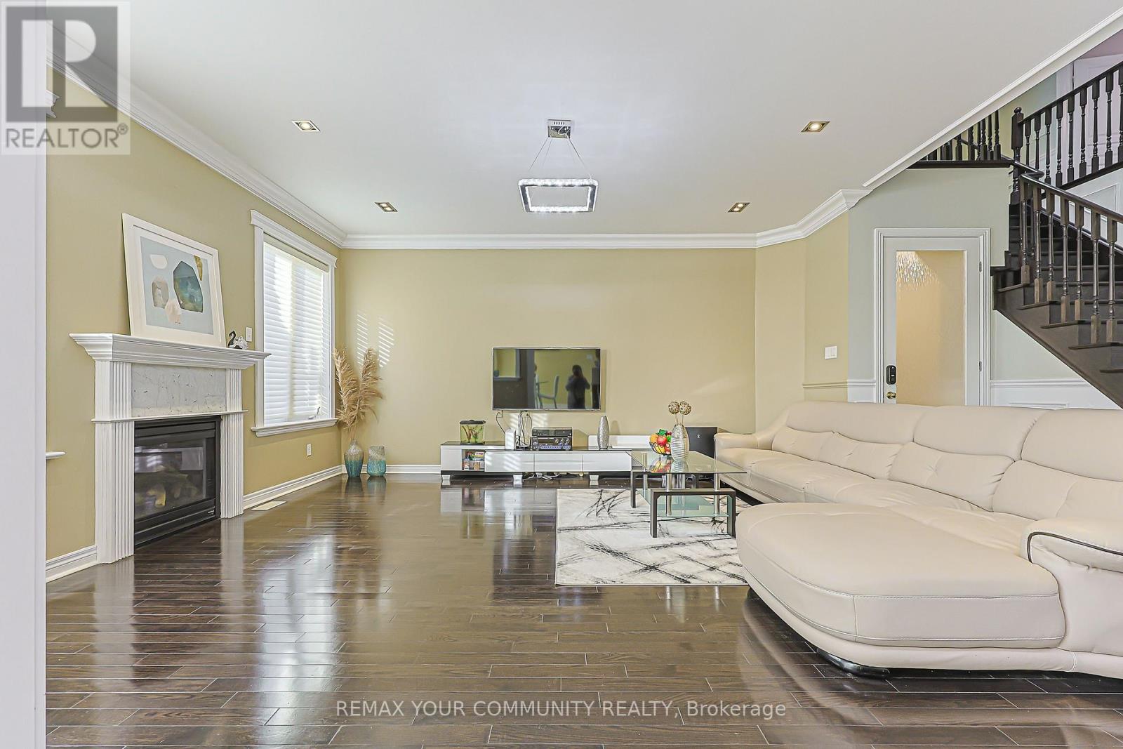 16 Foshan Avenue, Markham, Ontario  L6C 0S1 - Photo 6 - N13163214