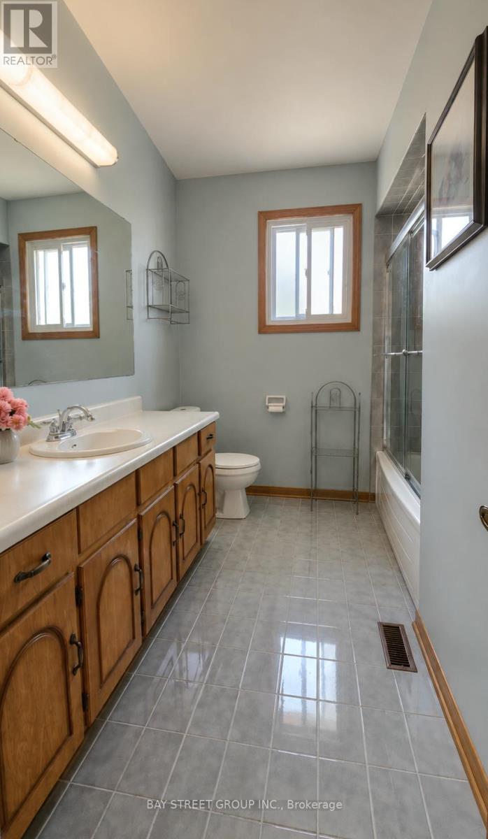 9 Crooked Stick Road, Vaughan (Glen Shields), Ontario  L4K 1P4 - Photo 19 - N13163256