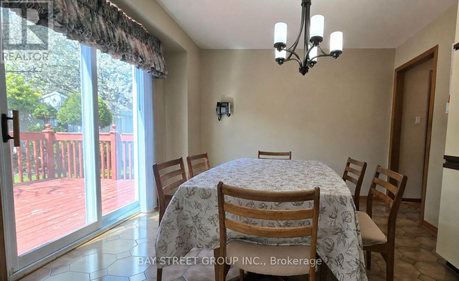 9 Crooked Stick Road, Vaughan (Glen Shields), Ontario  L4K 1P4 - Photo 7 - N13163256