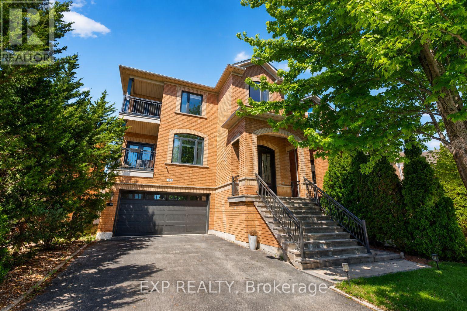 193 FAIRLANE CRESCENT, Vaughan, Ontario