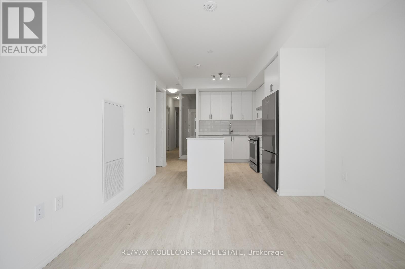 303 - 27 Korda Gate, Vaughan, Ontario  L4K 0P6 - Photo 2 - N13163464