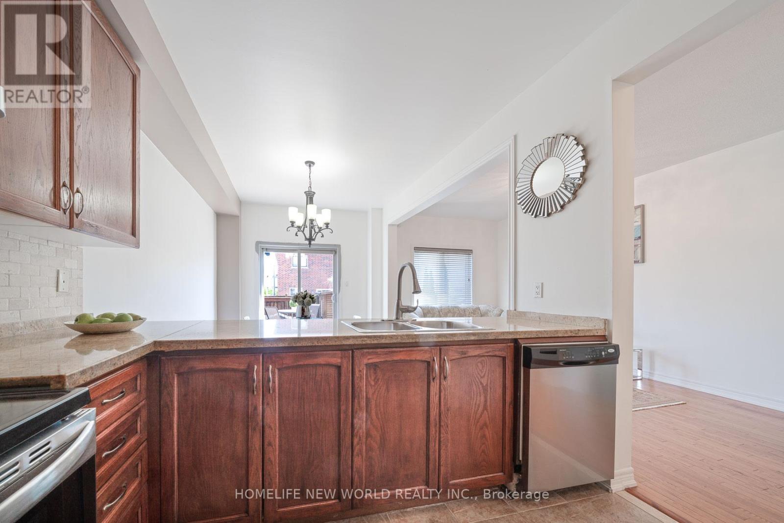 47 Ozner Crescent, Vaughan, Ontario  L4H 0E1 - Photo 7 - N13163522