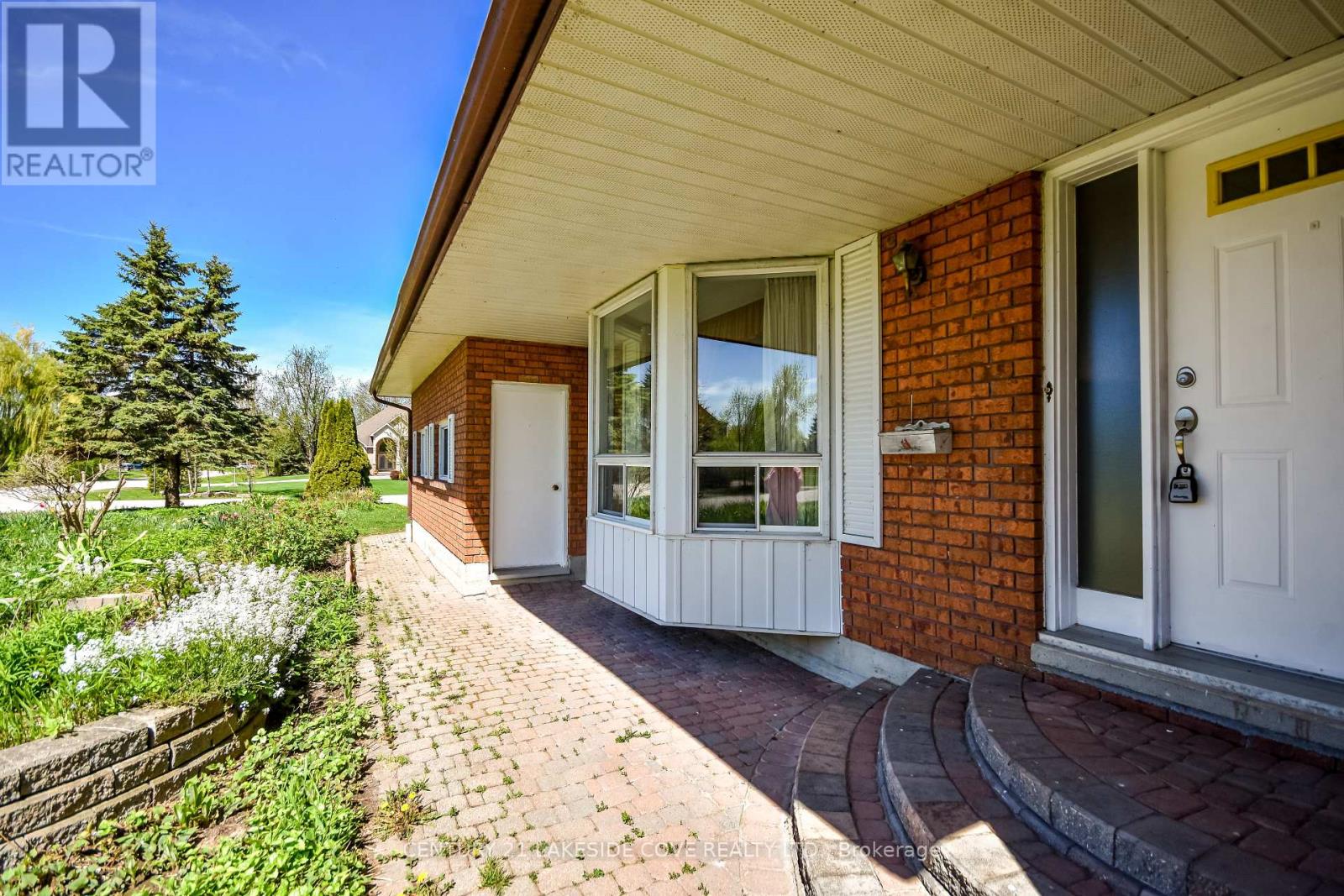 2 Lantern Court, Ramara, Ontario  L0K 1B0 - Photo 4 - S13163346