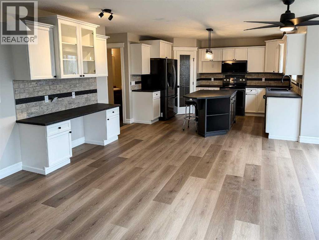 32 Carriere Crescent, Beaumont, Alberta  T4X 0A8 - Photo 5 - A2313794