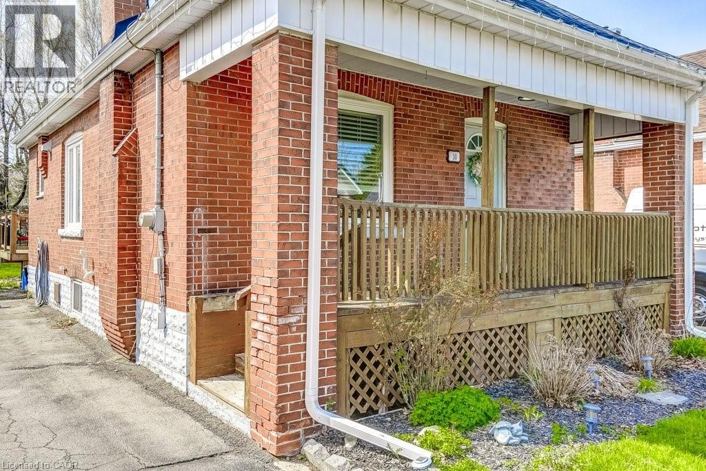 30 East 15th Street, Hamilton, Ontario  L9A 4E7 - Photo 3 - 40832718