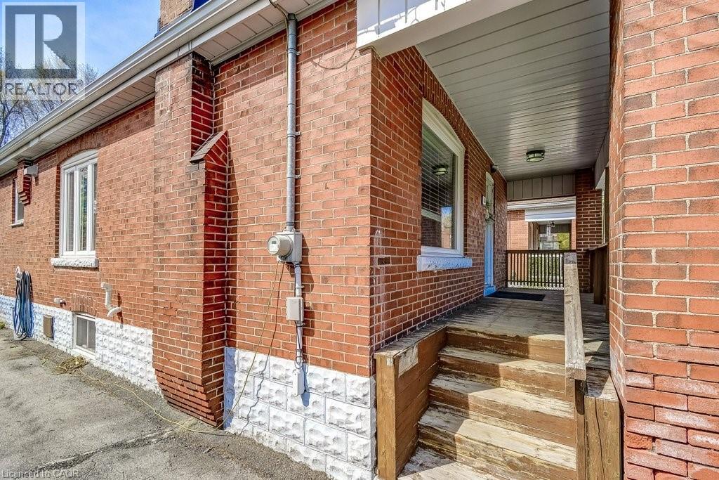 30 East 15th Street, Hamilton, Ontario  L9A 4E7 - Photo 4 - 40832718