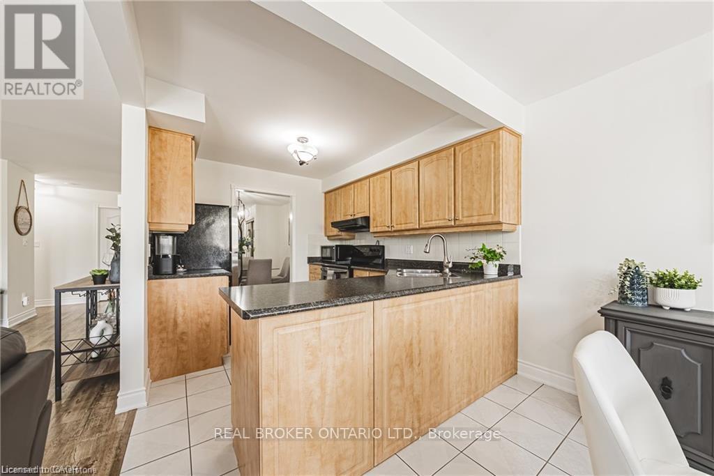30 - 3050 Pinemeadow Drive, Burlington, Ontario  L7M 3X5 - Photo 18 - W13163196