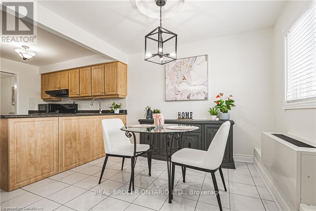 30 - 3050 Pinemeadow Drive, Burlington, Ontario  L7M 3X5 - Photo 6 - W13163196
