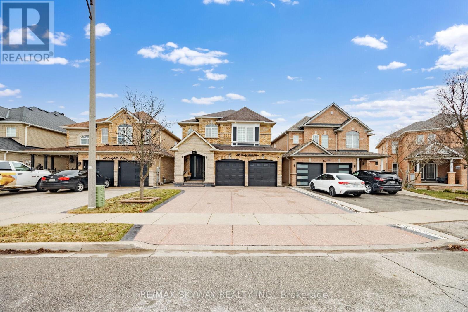 32 Lady Belle Crescent, Brampton, Ontario  L6R 3B6 - Photo 2 - W13163236