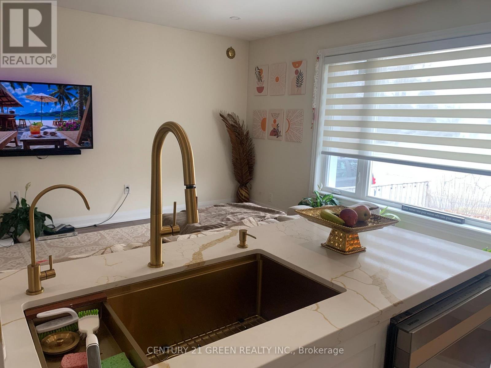 Upper - 28 Parkway Avenue, Brampton, Ontario  L6X 2G4 - Photo 5 - W13163242