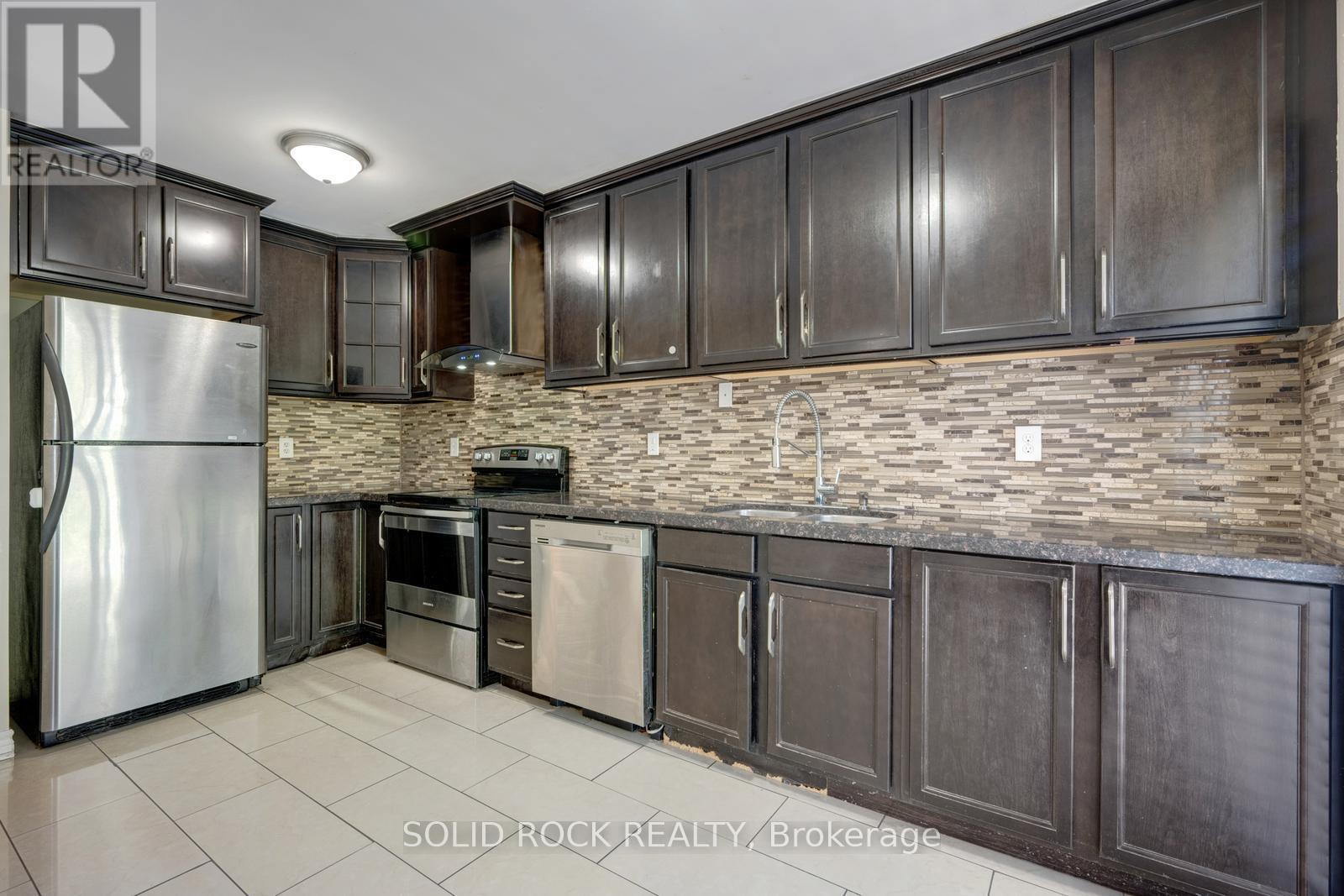 58 Ravenscliffe Court, Brampton (Northwood Park), Ontario  L6X 4N9 - Photo 14 - W13163270