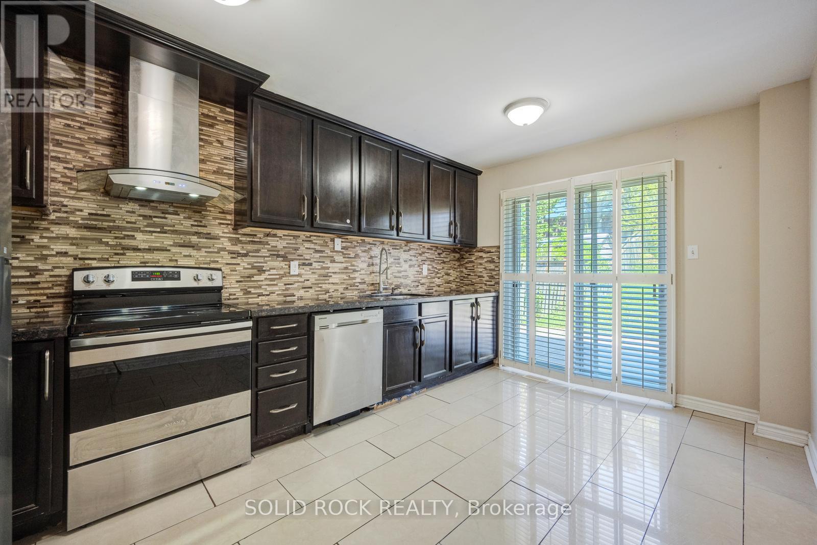 58 Ravenscliffe Court, Brampton (Northwood Park), Ontario  L6X 4N9 - Photo 15 - W13163270