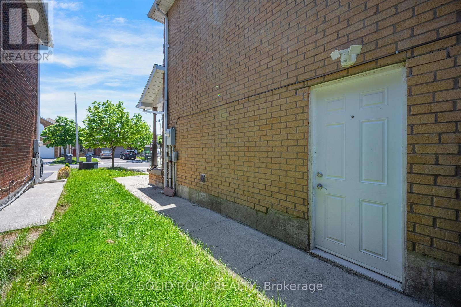 58 Ravenscliffe Court, Brampton (Northwood Park), Ontario  L6X 4N9 - Photo 45 - W13163270