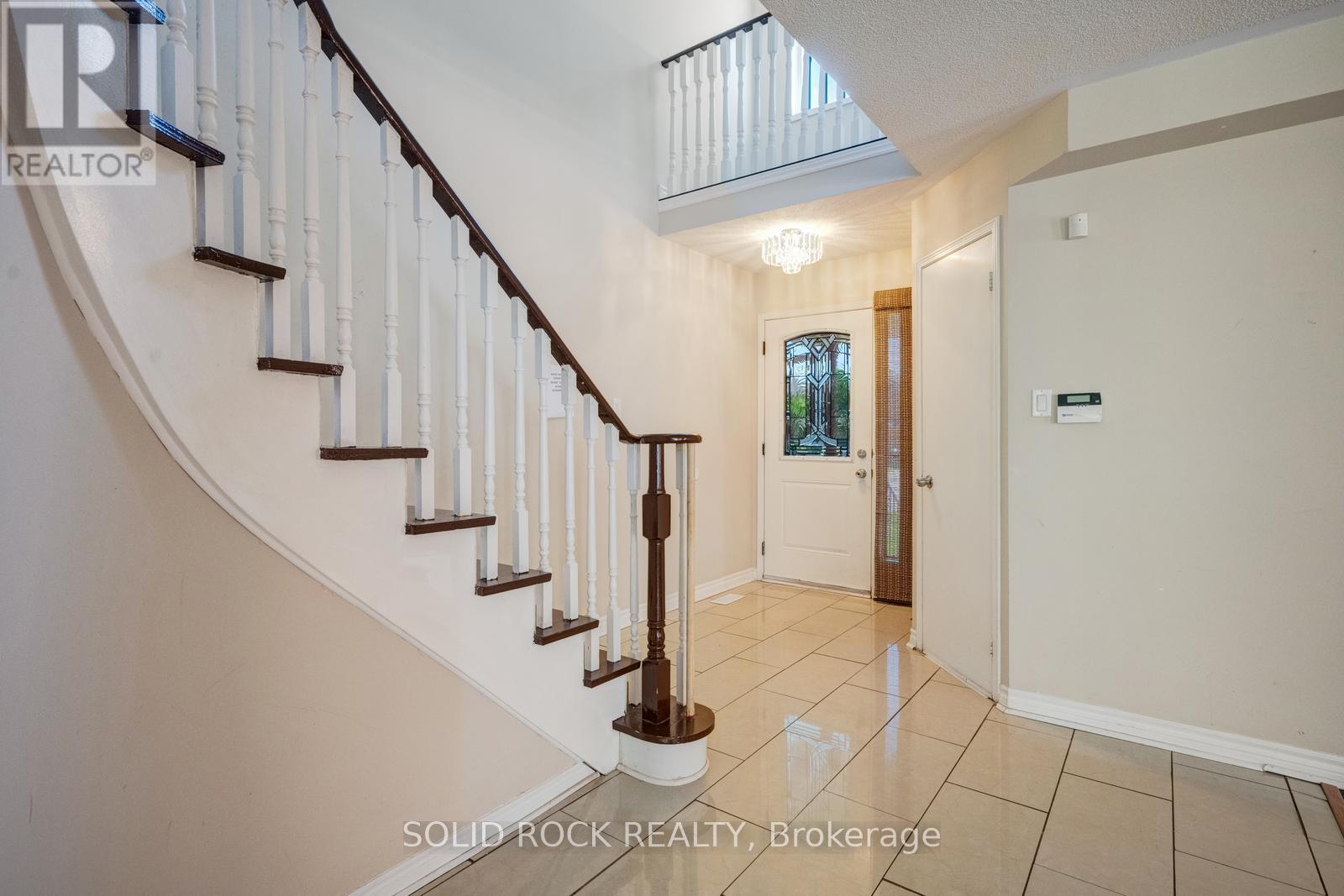 58 Ravenscliffe Court, Brampton (Northwood Park), Ontario  L6X 4N9 - Photo 5 - W13163270