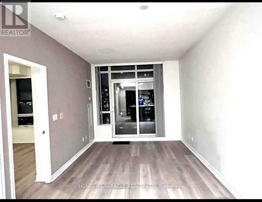1605 - 388 Prince Of Wales Drive, Mississauga, Ontario  L5B 0A1 - Photo 5 - W13163272