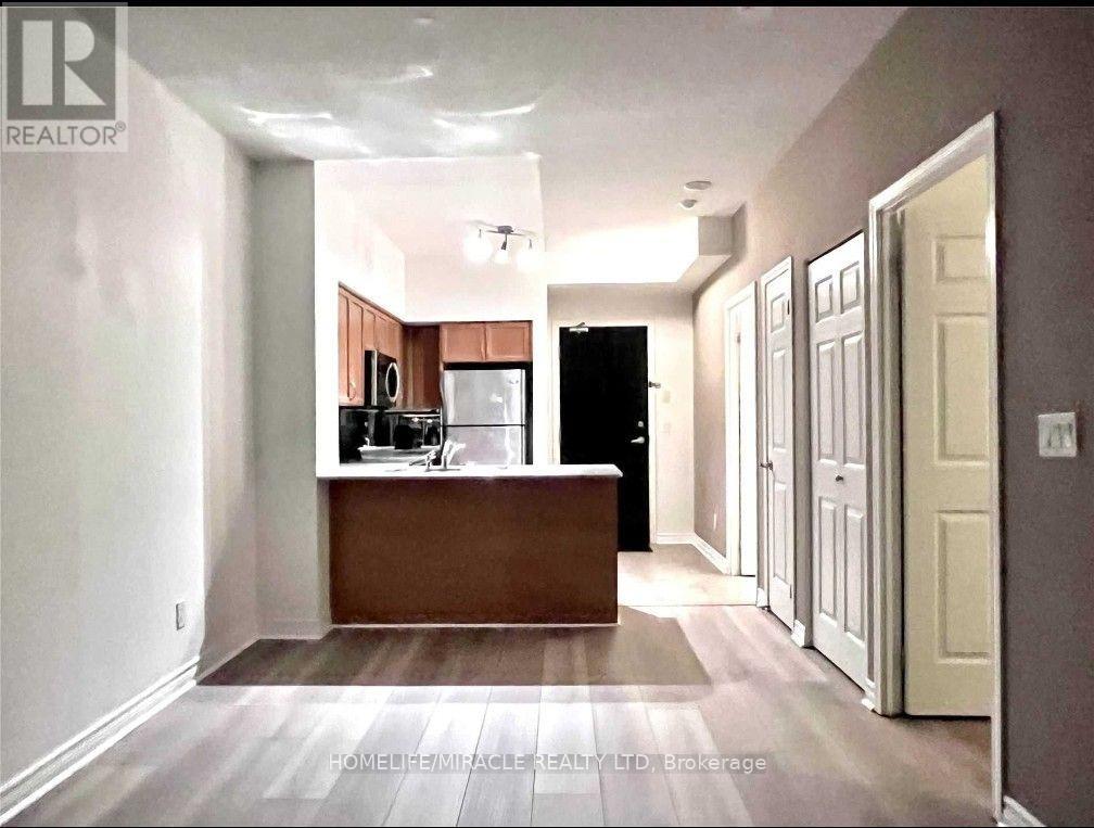 1605 - 388 Prince Of Wales Drive, Mississauga, Ontario  L5B 0A1 - Photo 6 - W13163272