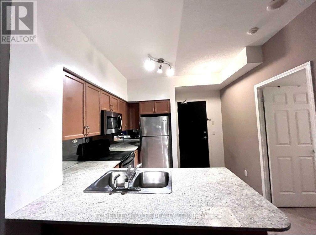 1605 - 388 Prince Of Wales Drive, Mississauga, Ontario  L5B 0A1 - Photo 9 - W13163272