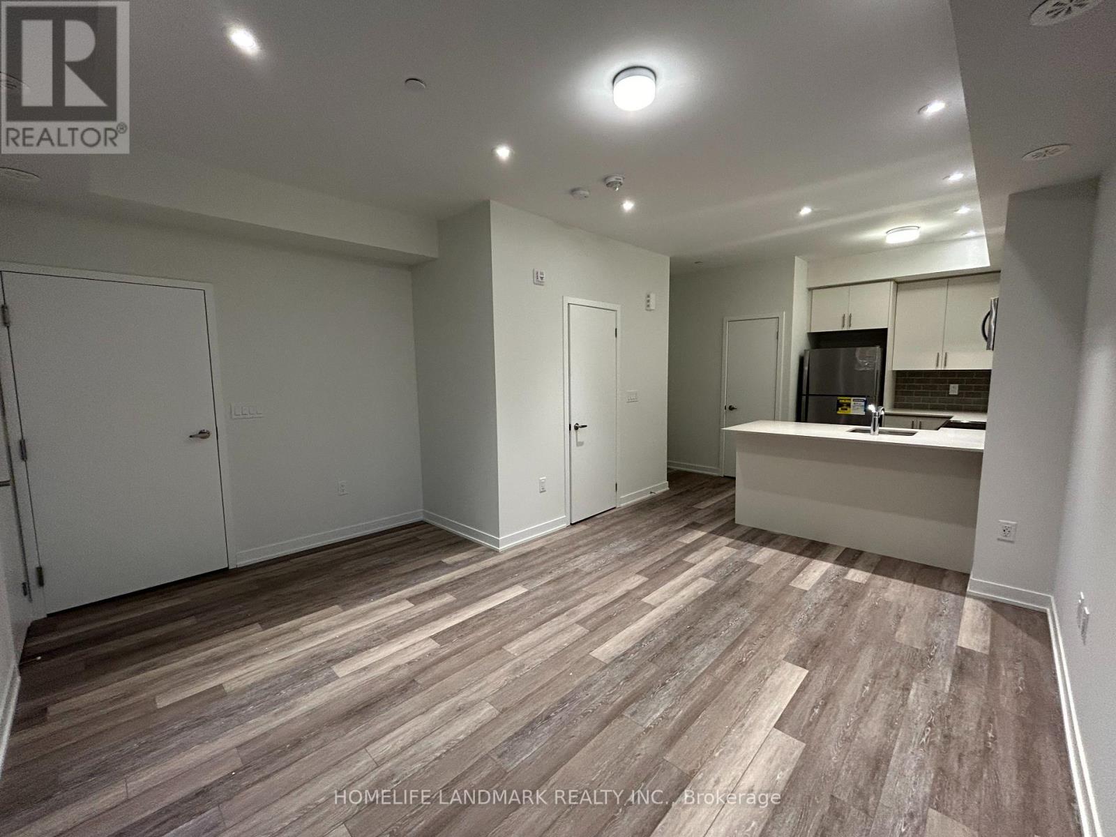 1 - 3425 Ridgeway Drive, Mississauga, Ontario  L5L 0B9 - Photo 3 - W13163274