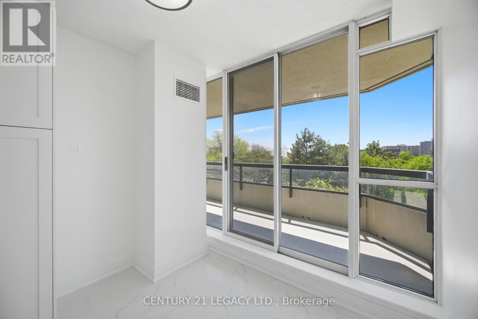 404 - 24 Hanover Road, Brampton, Ontario  L6S 5K8 - Photo 8 - W13163296