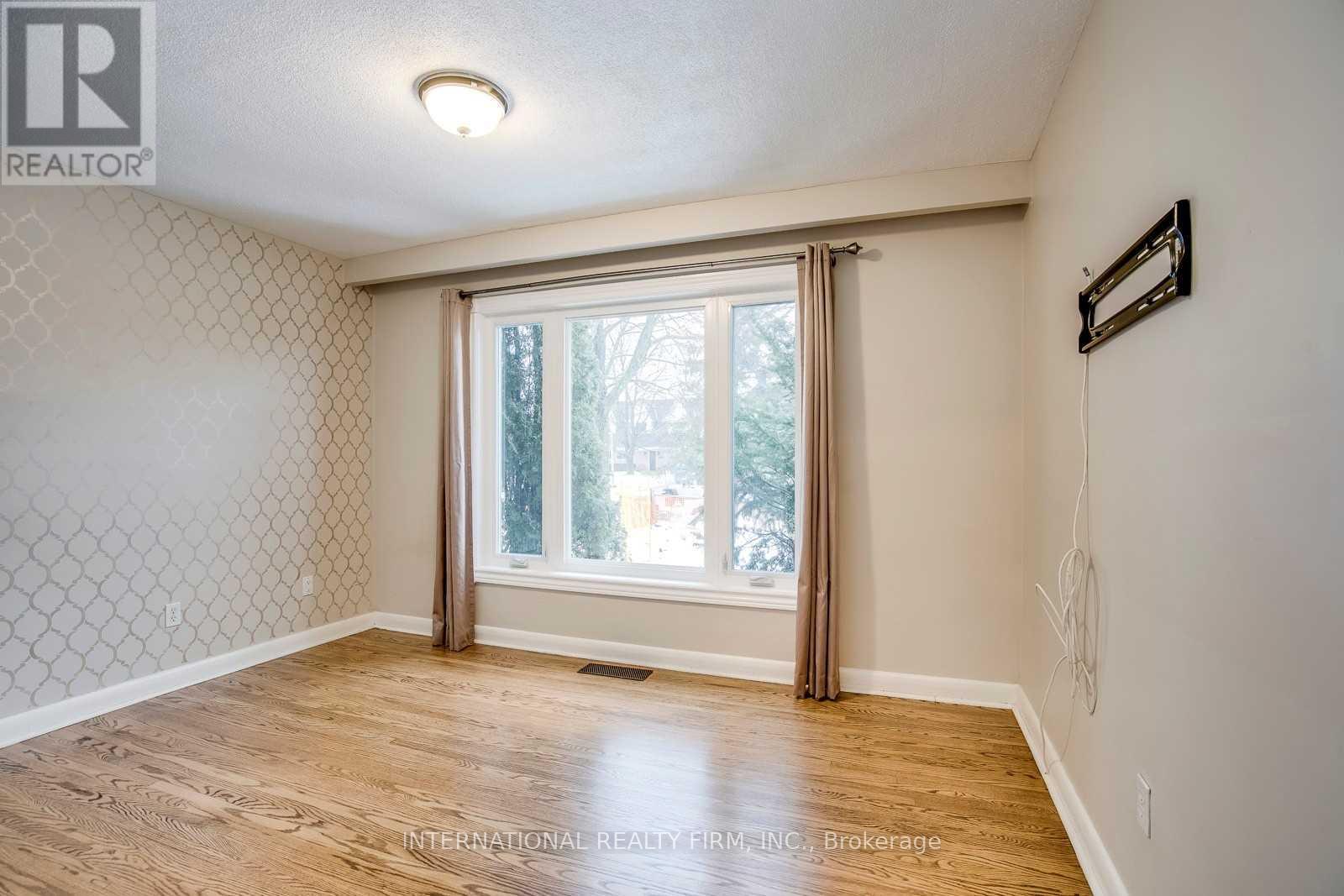1327 Sheldon Avenue, Oakville, Ontario  L6L 2P9 - Photo 12 - W13163316