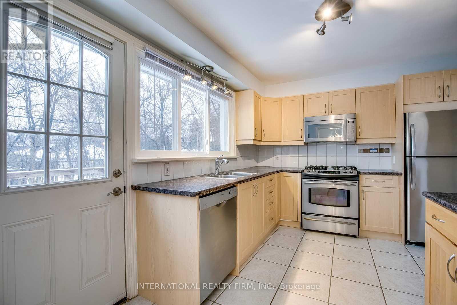 1327 Sheldon Avenue, Oakville, Ontario  L6L 2P9 - Photo 8 - W13163316