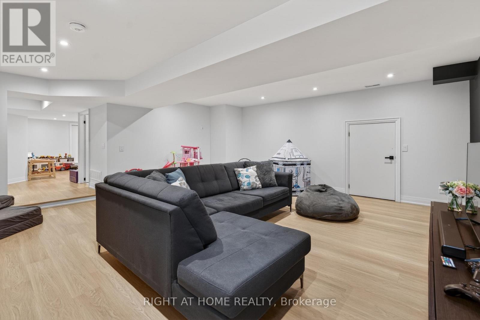 17 Exbury Road, Toronto, Ontario  M3M 1P6 - Photo 39 - W13163320