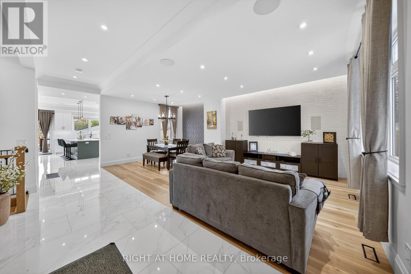 17 Exbury Road, Toronto, Ontario  M3M 1P6 - Photo 5 - W13163320