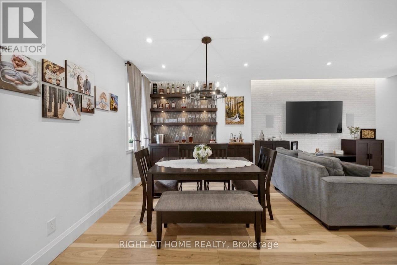 17 Exbury Road, Toronto, Ontario  M3M 1P6 - Photo 6 - W13163320