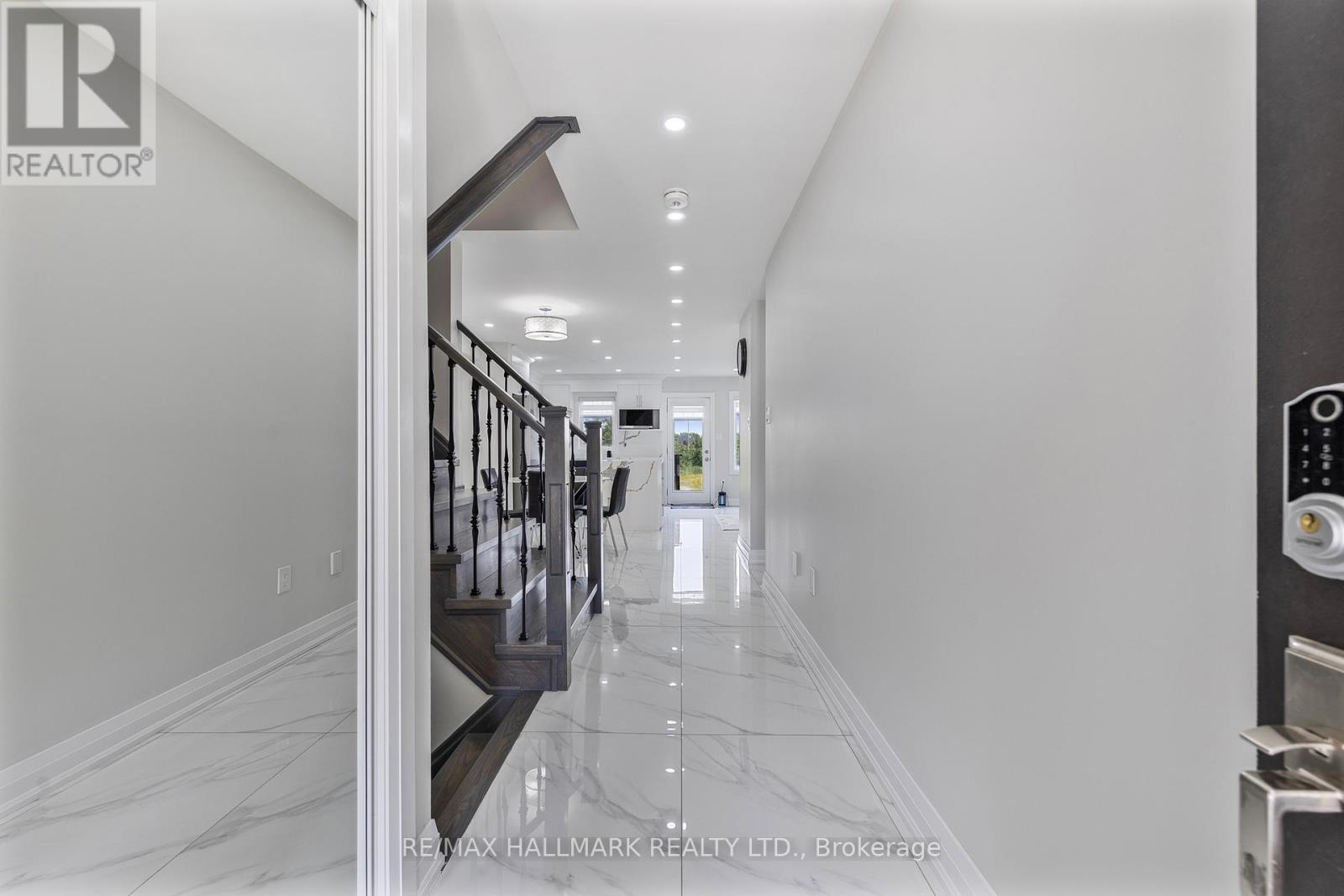 193 Robert Parkinson Drive, Brampton, Ontario  L7A 0G3 - Photo 3 - W13163356