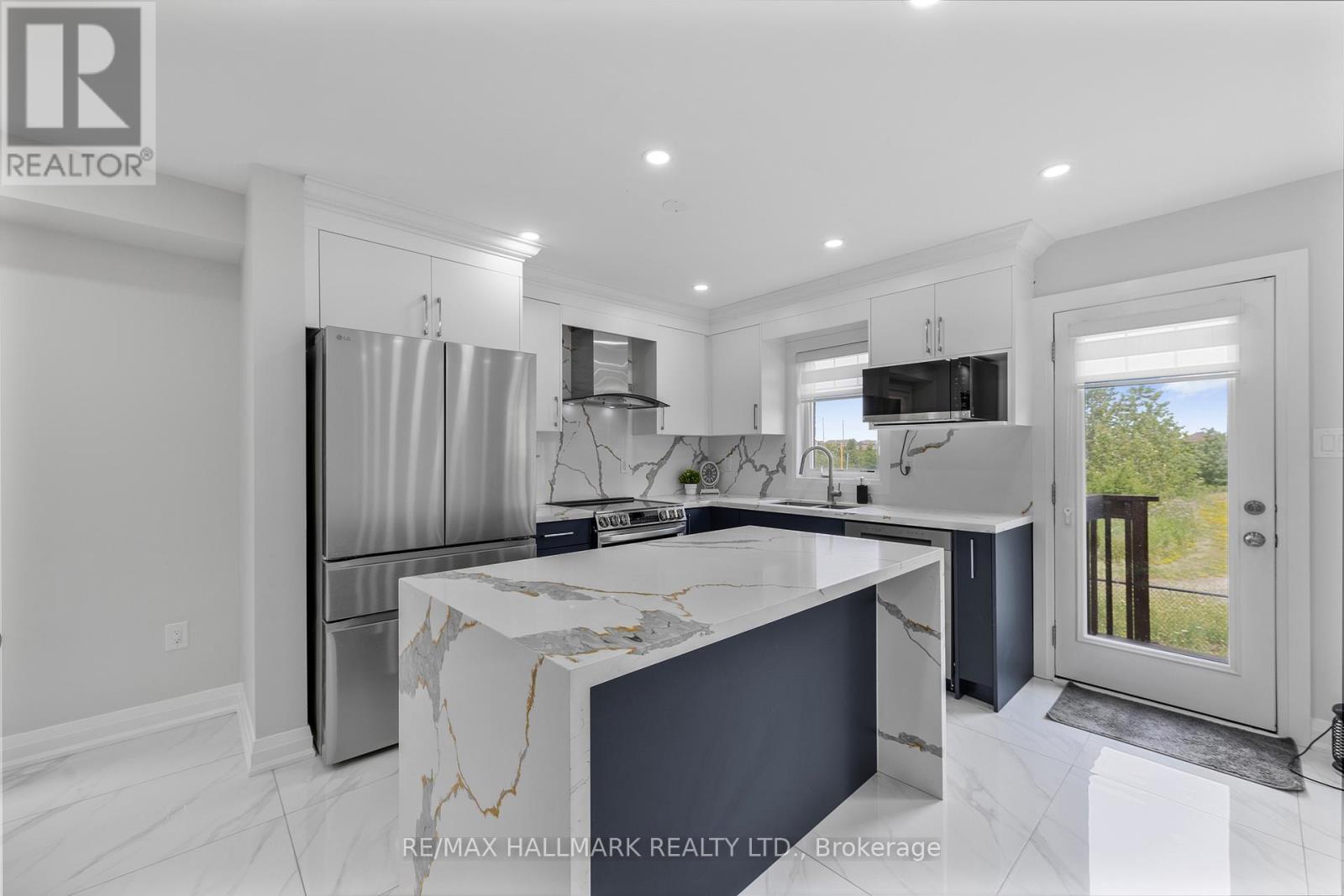 193 Robert Parkinson Drive, Brampton, Ontario  L7A 0G3 - Photo 7 - W13163356