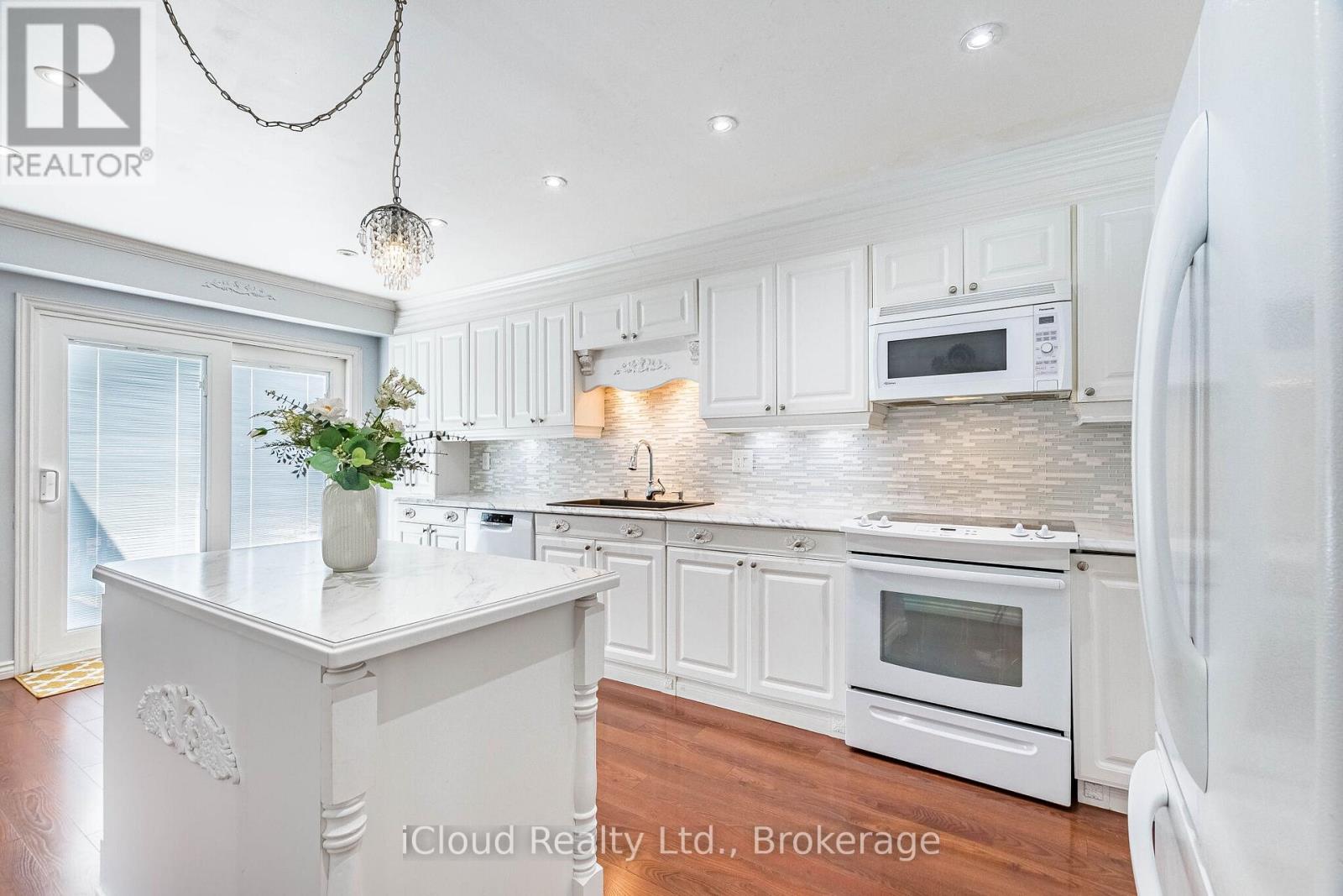 52 Buttercup Lane, Brampton, Ontario  L6R 1N1 - Photo 15 - W13163428