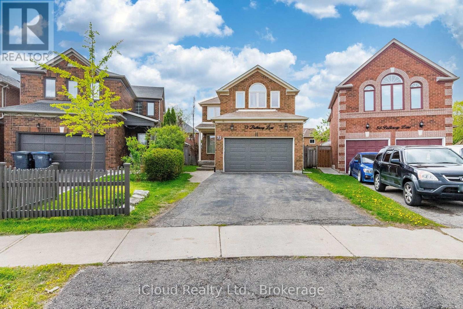 52 Buttercup Lane, Brampton, Ontario  L6R 1N1 - Photo 2 - W13163428
