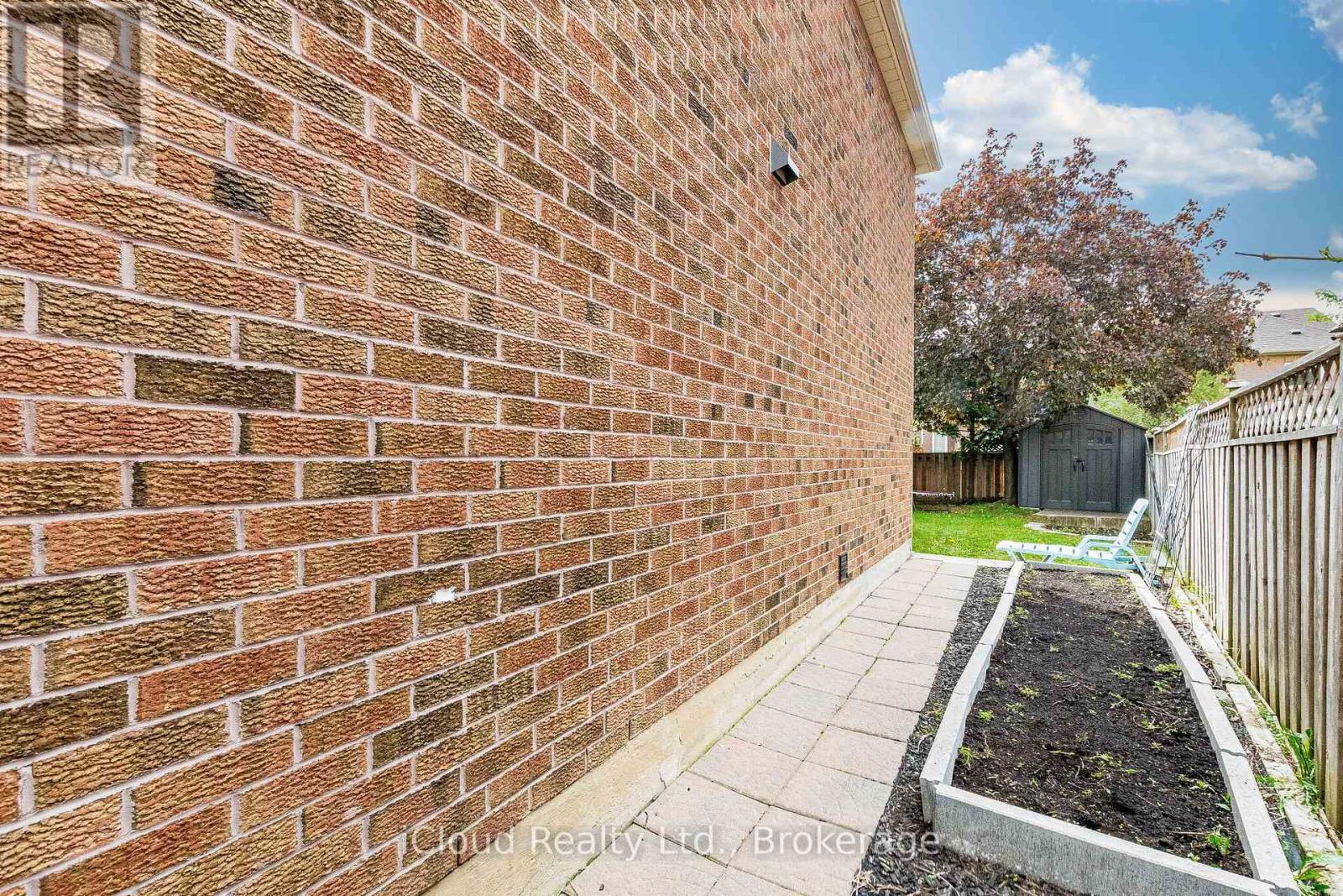 52 Buttercup Lane, Brampton, Ontario  L6R 1N1 - Photo 39 - W13163428