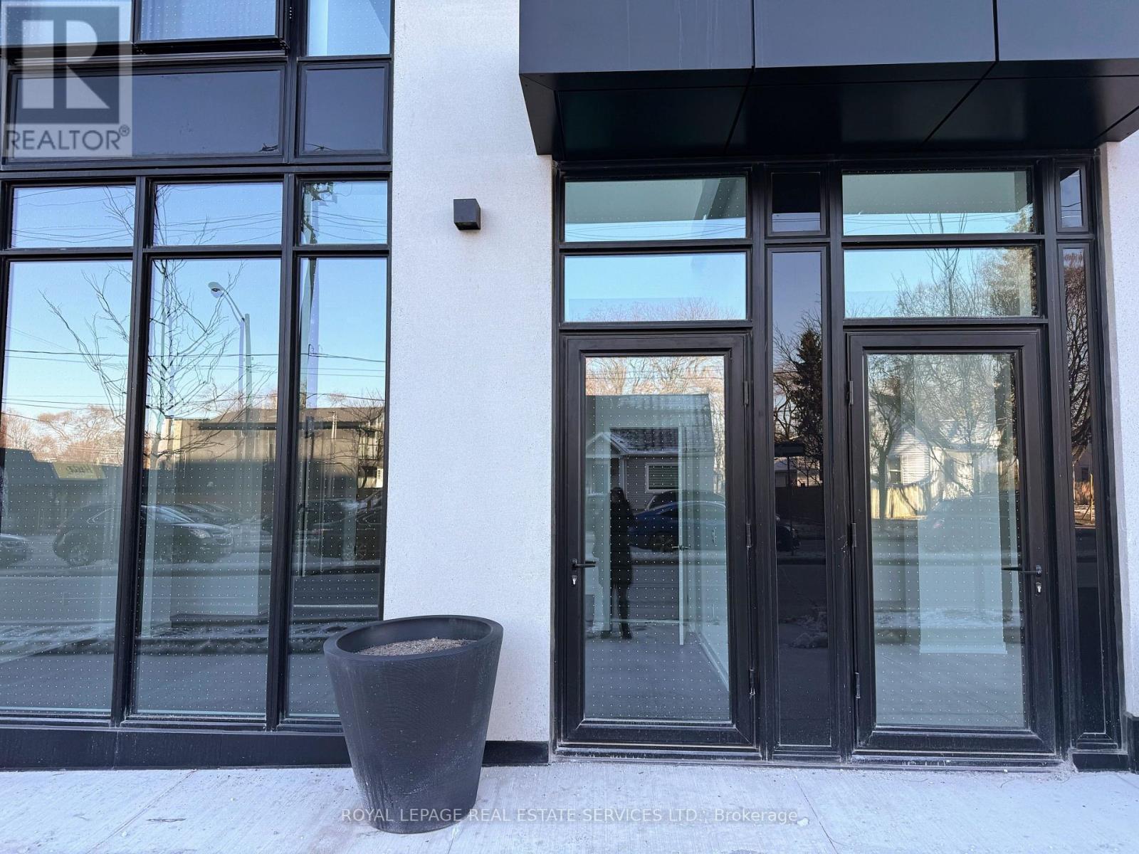 105 - 801 The Queensway, Toronto, Ontario  M8Z 1N4 - Photo 1 - W13163452