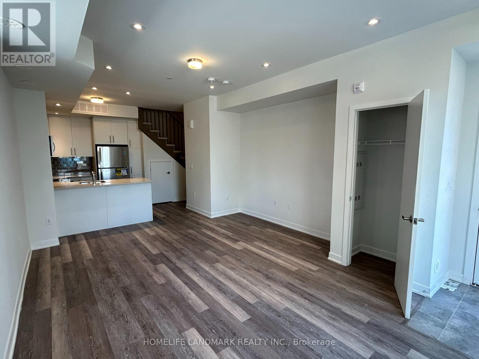 20 - 3429 Ridgeway Drive, Mississauga, Ontario  L5L 0B9 - Photo 3 - W13163472