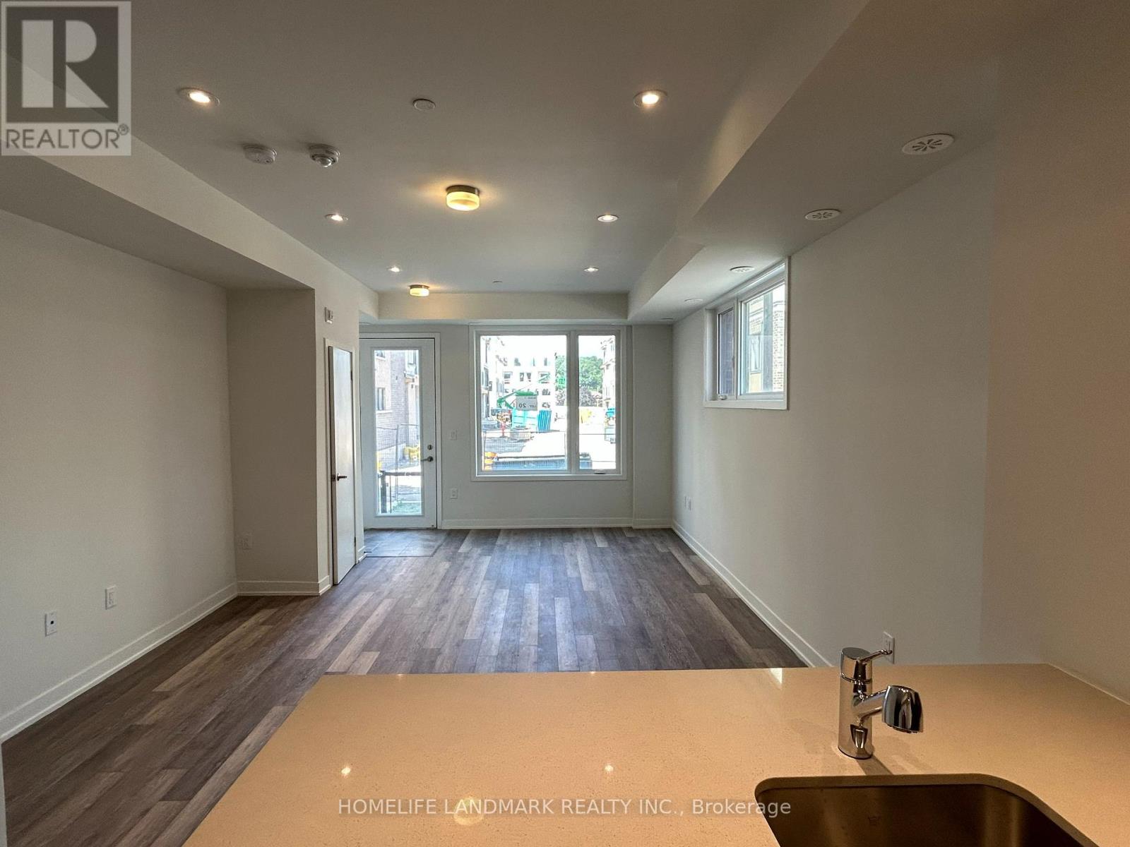20 - 3429 Ridgeway Drive, Mississauga, Ontario  L5L 0B9 - Photo 4 - W13163472