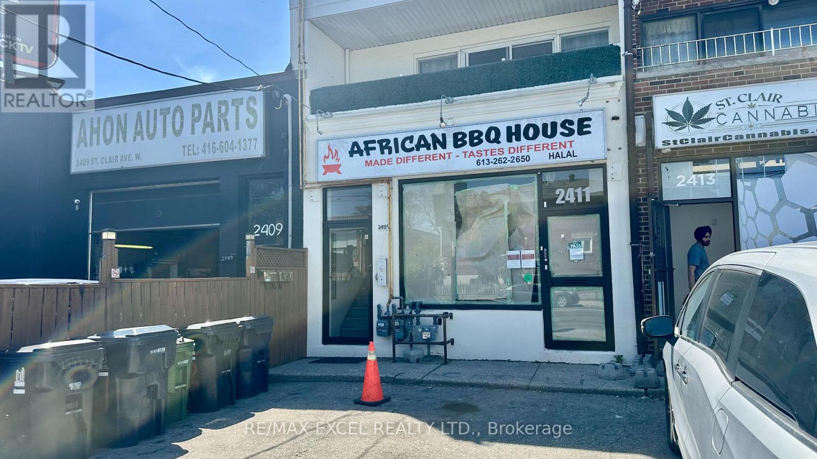 2411 ST CLAIR AVENUE W, Toronto, Ontario