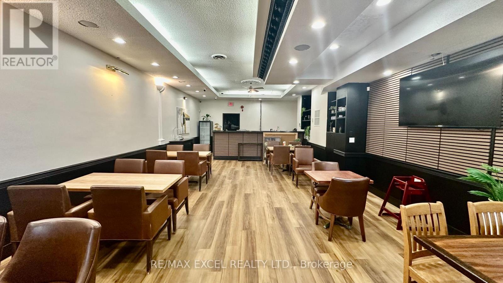 2411 St Clair Avenue W, Toronto, Ontario  M6N 1K9 - Photo 3 - W13163488