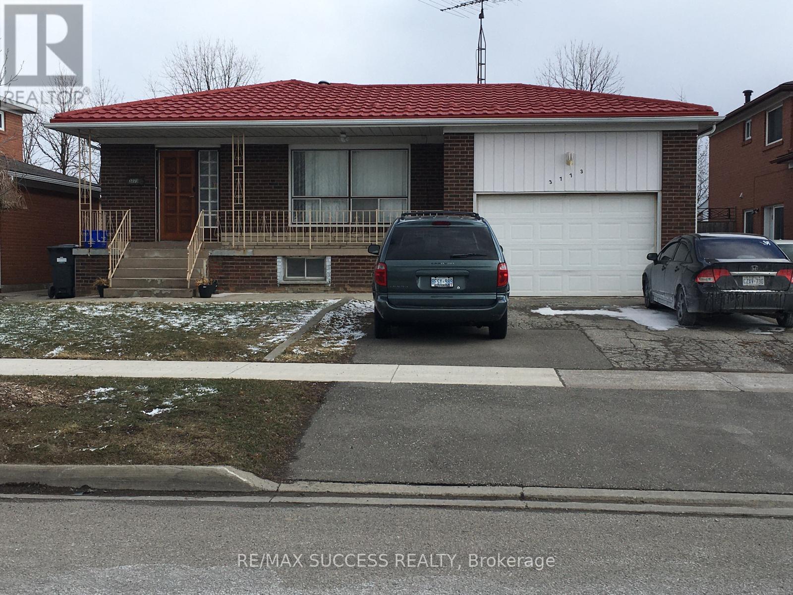 3773 Corliss Crescent, Mississauga, Ontario  L4T 2Z2 - Photo 1 - W13163518