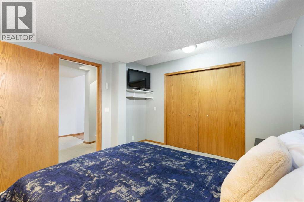1030 Mckenzie Lake Bay SE, Calgary, Alberta  T2Z 2J1 - Photo 27 - A2309057