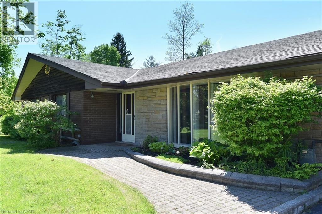 938 Courtland Drive, Ancaster, Ontario  L9G 3L1 - Photo 4 - 40832582